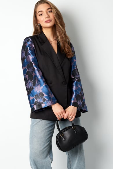 Schwarzer Blazer mit Jacquard-Ärmeln - Blau h5 Bild3